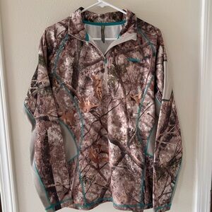 Cabelas Women’s Large Zonz Woodland Camo 1/4 Zip Pullover